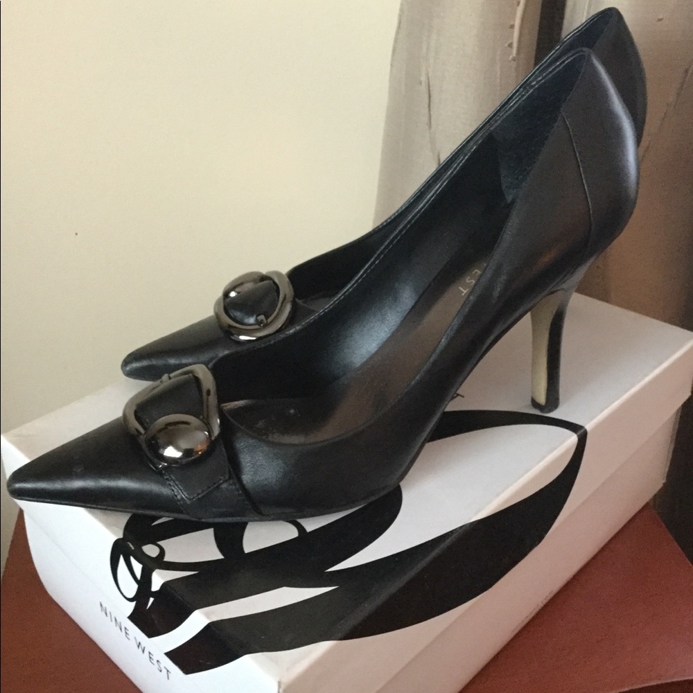 Shoes - Picture 3 of 4